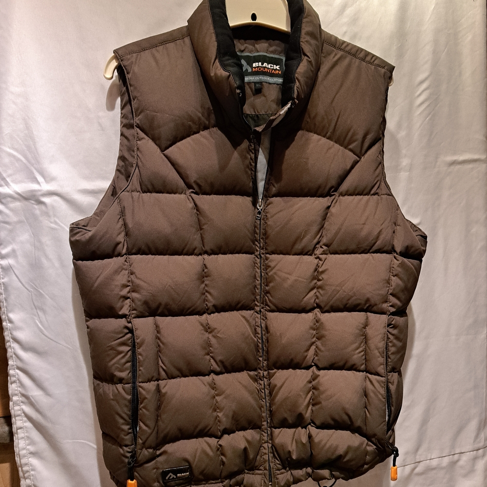 Black Mountain Men's Quilted Brown Vest